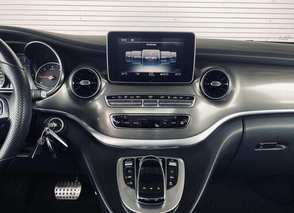 Mercedes-Benz V-Класс, III (W447) Рестайлинг 300 d длинный 2.0d AT (239 л.с.) 4WD