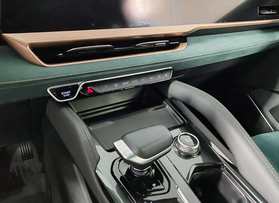 Geely Monjaro 2.0 AT (238 л.с.) 4WD