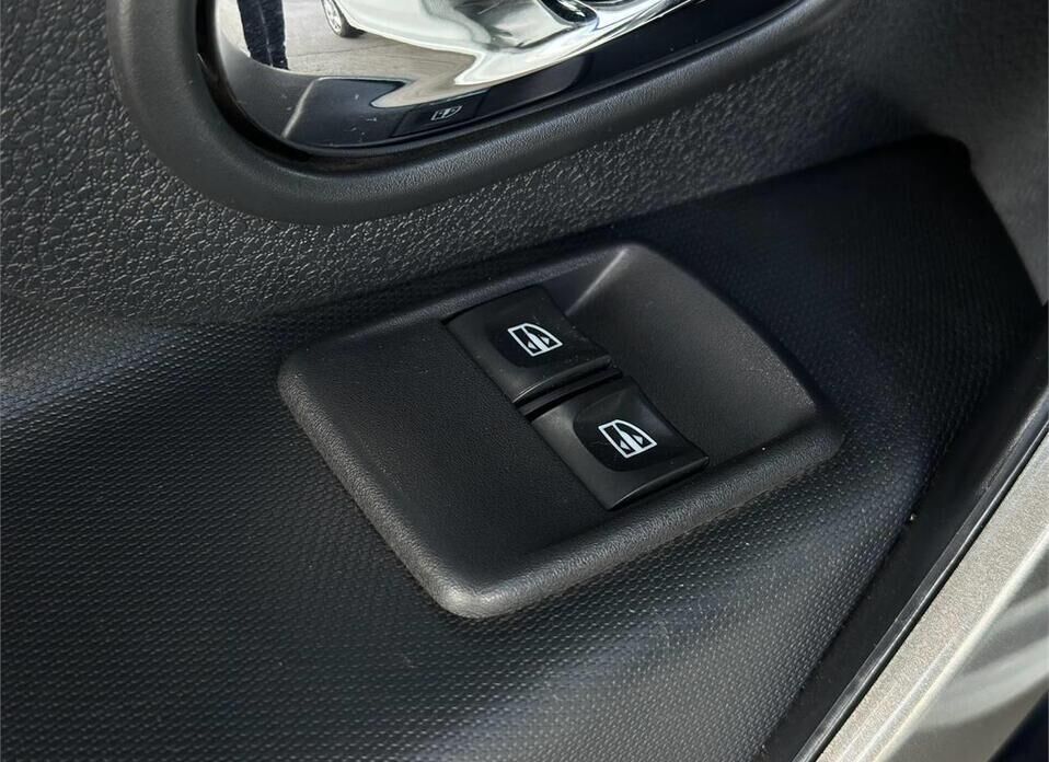Renault Sandero, II Рестайлинг 1.6 MT (113 л.с.)