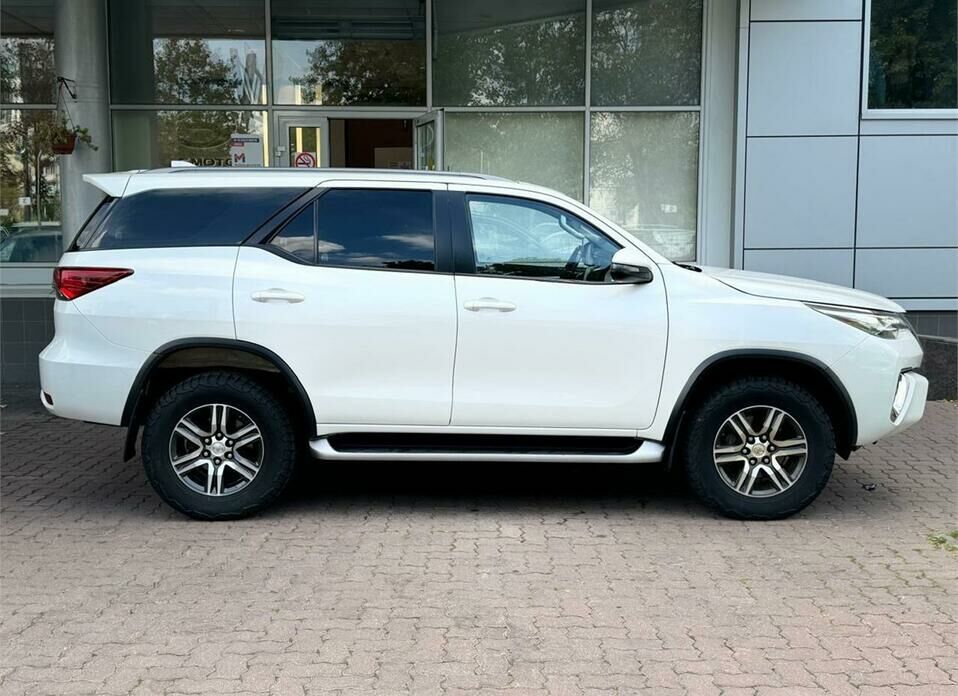 Toyota Fortuner 2.8d AT (177 л.с.) 4WD