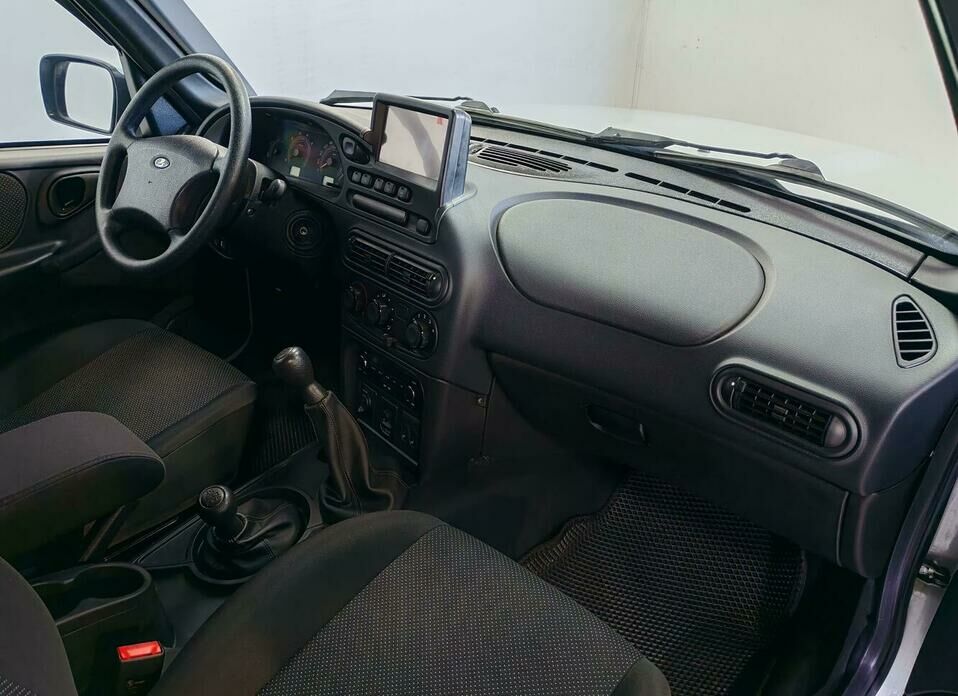 LADA (ВАЗ) Niva 1.7 MT (80 л.с.) 4WD