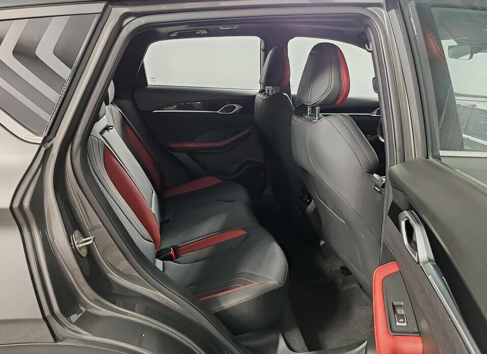 Geely Coolray, I Рестайлинг 1.5 AMT (147 л.с.)