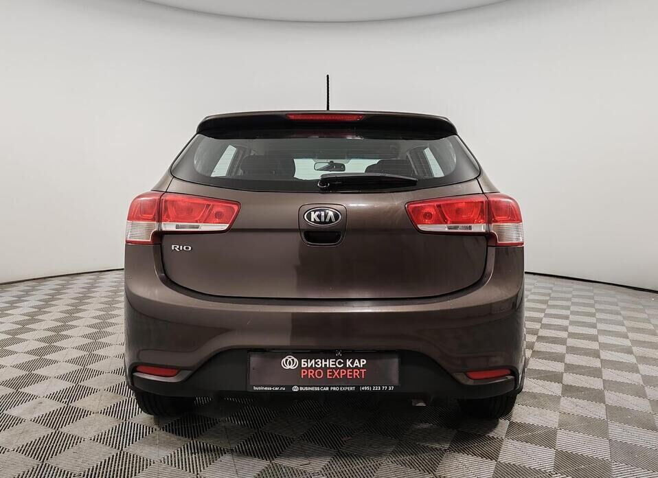 Kia Rio, III Рестайлинг 1.4 MT (107 л.с.)