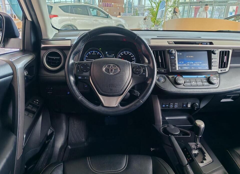 Toyota RAV4, IV (XA40) Рестайлинг 2.0 CVT (146 л.с.)