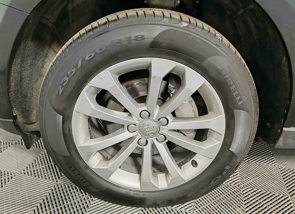 Audi Q5 2.0 AT (230 л.с.) 4WD