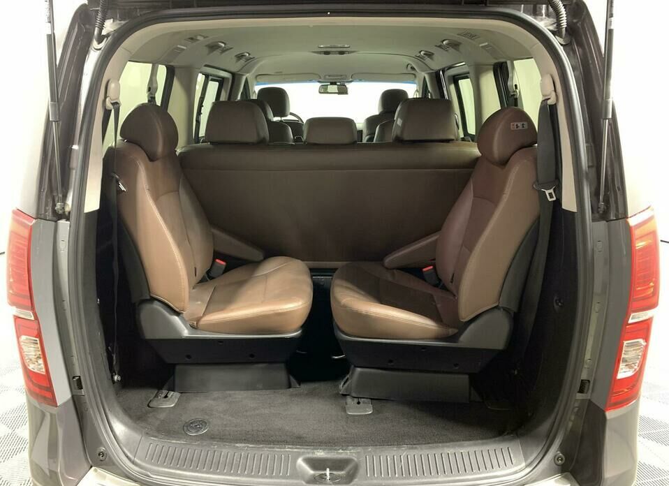 Hyundai Grand Starex 2.5d AT (175 л.с.)