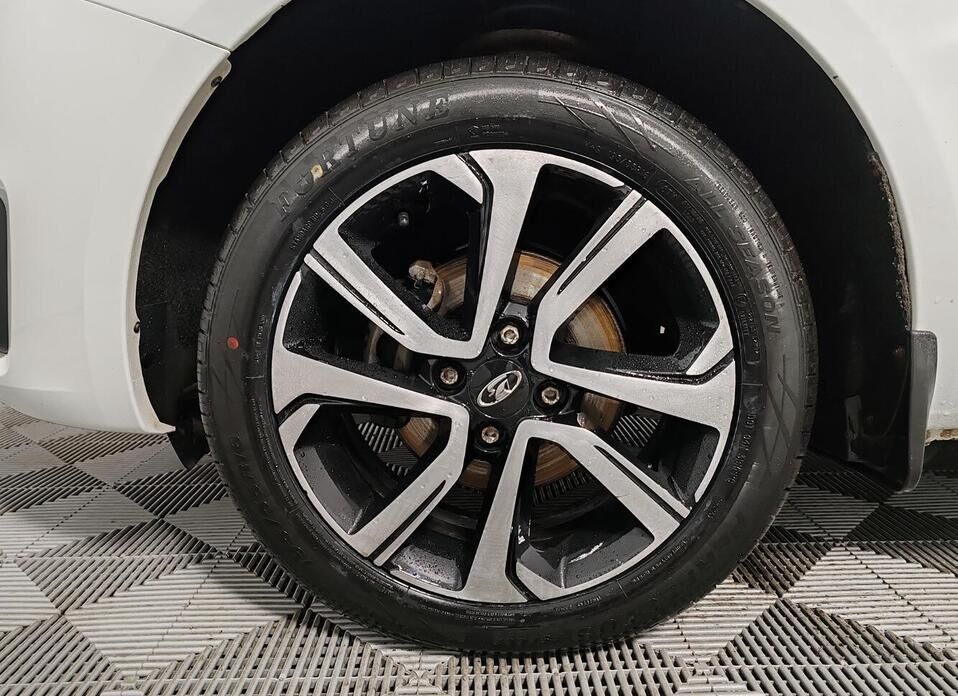 LADA (ВАЗ) Vesta, I Рестайлинг (NG) 1.6 MT (106 л.с.)