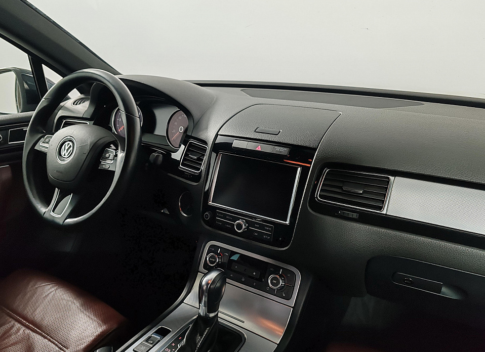 Volkswagen Touareg, II 3.0d AT (245 л.с.) 4WD