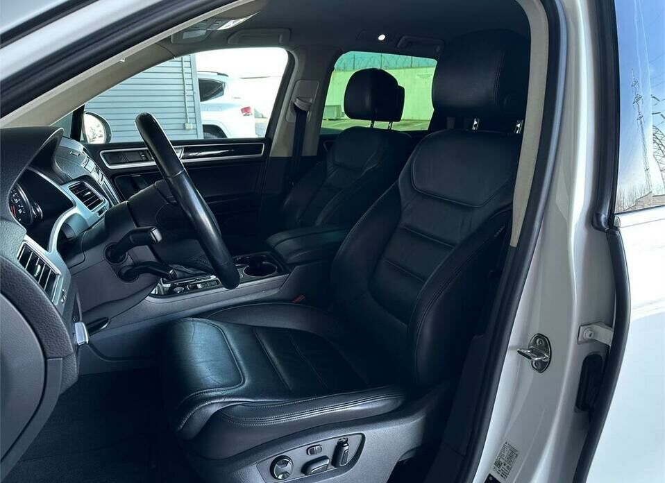 Volkswagen Touareg 3.0d AT (245 л.с.) 4WD
