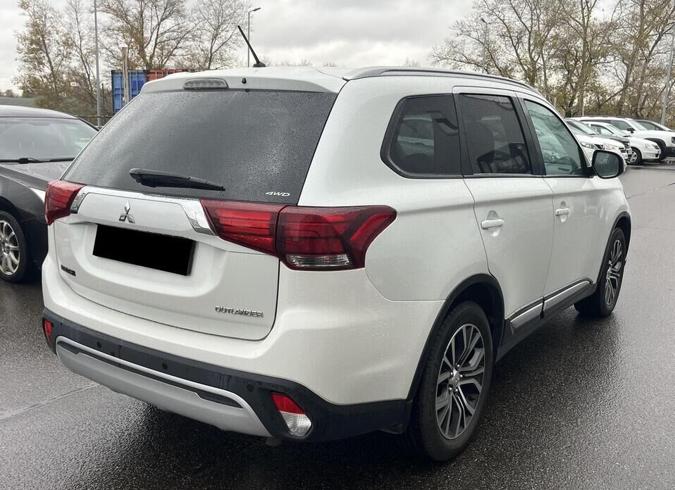 Mitsubishi Outlander, III Рестайлинг 2 2.0 CVT (146 л.с.) 4WD