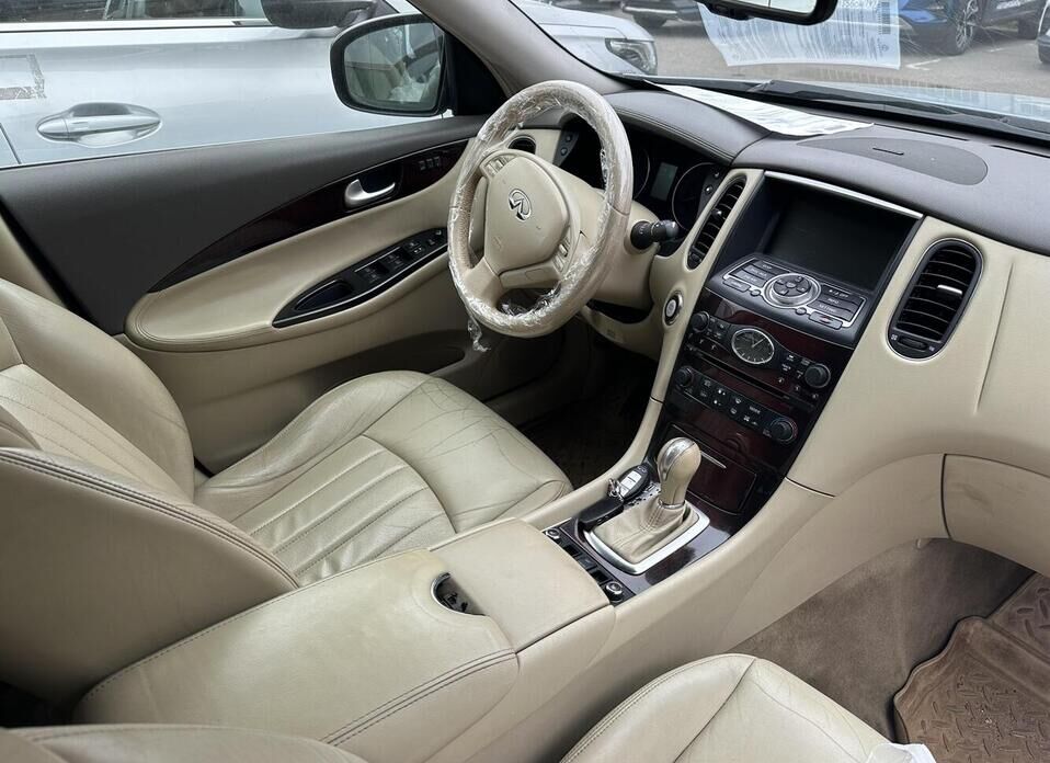 Infiniti EX EX25 2.5 AT (222 л.с.) 4WD