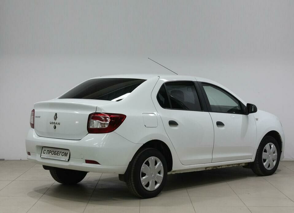 Renault Logan 1.6 MT (82 л.с.)