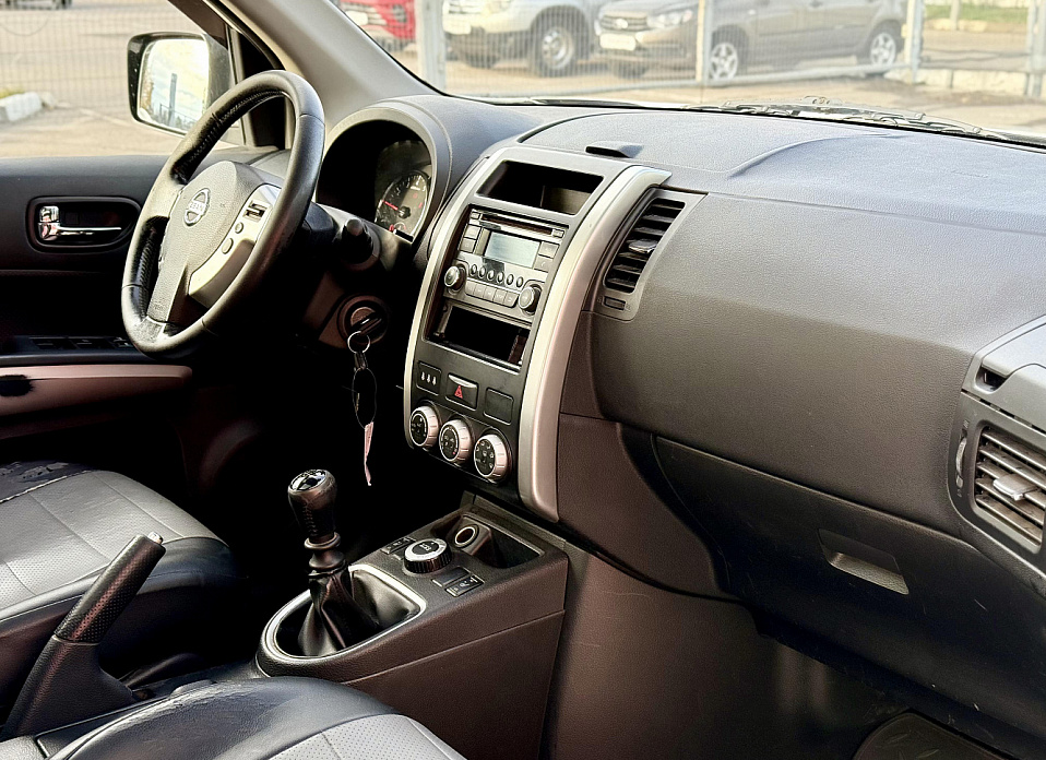 Nissan X-Trail, II Рестайлинг 2.0 MT (141 л.с.) 4WD