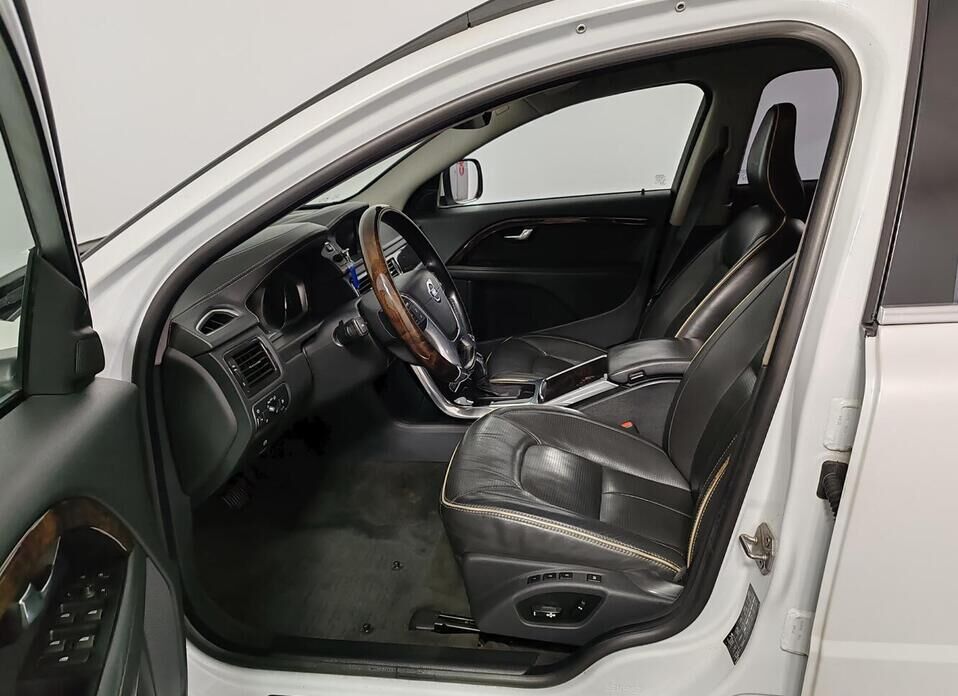 Volvo XC70, II Рестайлинг 2.4d AT (215 л.с.) 4WD