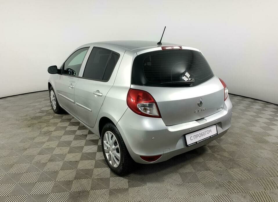 Renault Clio 1.2 MT (75 л.с.)