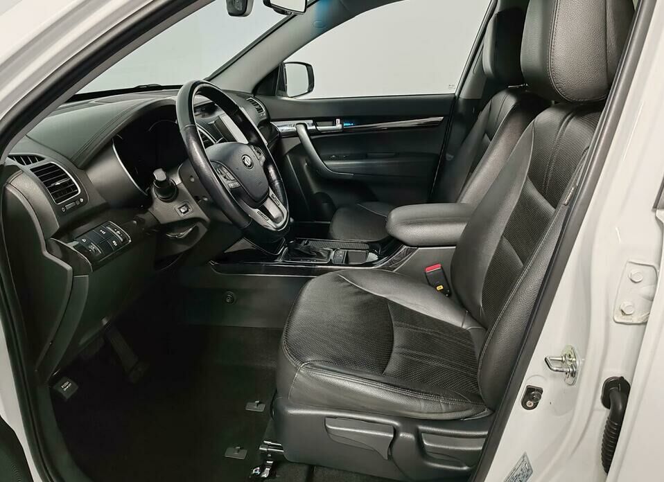 Kia Sorento 2.2d AT (197 л.с.) 4WD