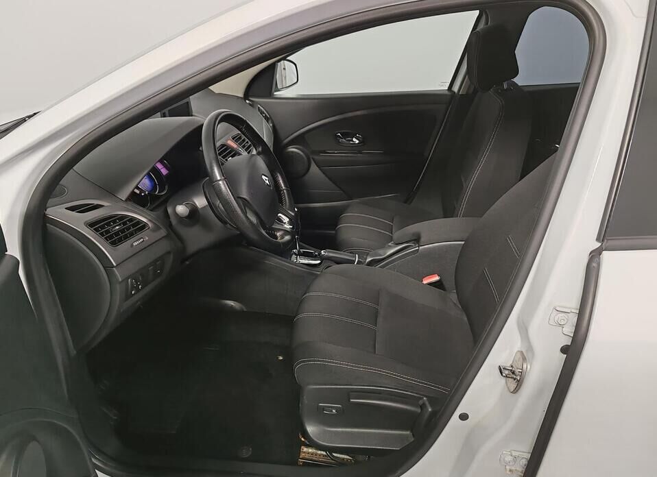 Renault Megane 1.6 CVT (114 л.с.)
