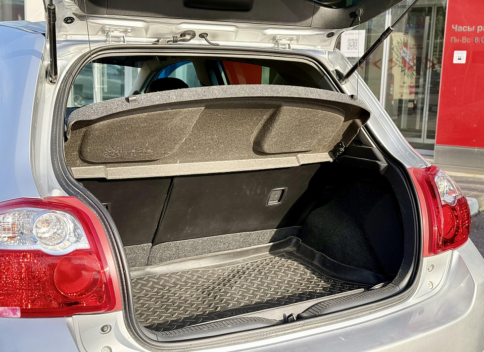 Toyota Auris, I Рестайлинг 1.6 MT (132 л.с.)