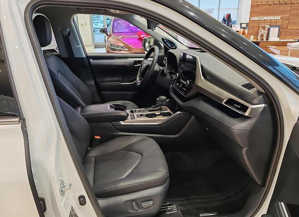 Toyota Highlander, IV (U70) 2.0 AT (248 л.с.) 4WD