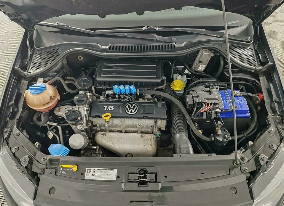 Volkswagen Polo 1.6 AT (105 л.с.)