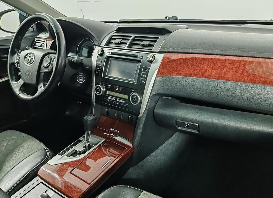 Toyota Camry, VII (XV50) 2.0 AT (148 л.с.)
