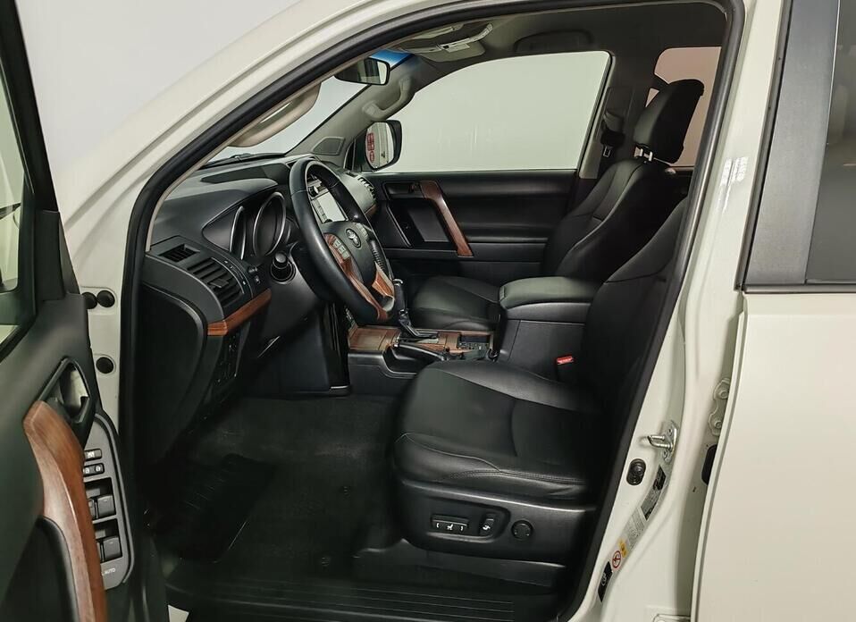 Toyota Land Cruiser Prado, 150 Series Рестайлинг 1 3.0d AT (173 л.с.) 4WD