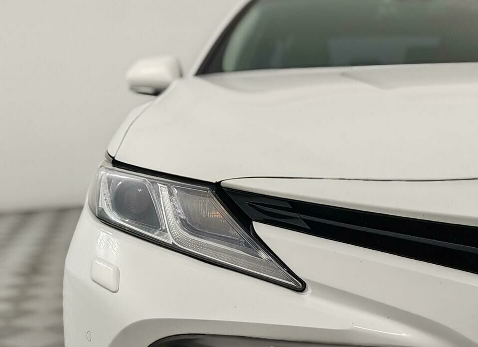 Toyota Camry 2.5 AT (181 л.с.)
