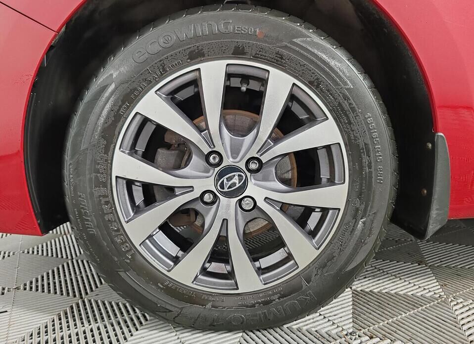 Hyundai Solaris 1.6 AT (123 л.с.)