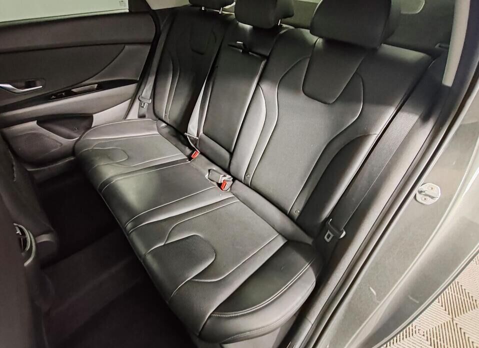 Hyundai Elantra 2.0 AT (150 л.с.)