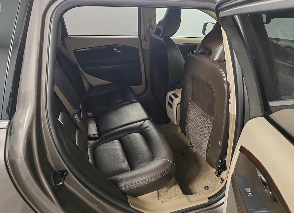 Volvo XC70, II 2.4d AT (163 л.с.) 4WD