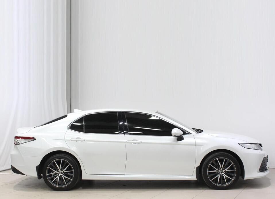 Toyota Camry 2.5 AT (200 л.с.)