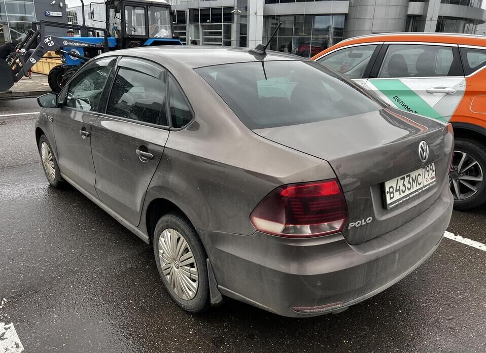 Volkswagen Polo 1.6 AT (110 л.с.)