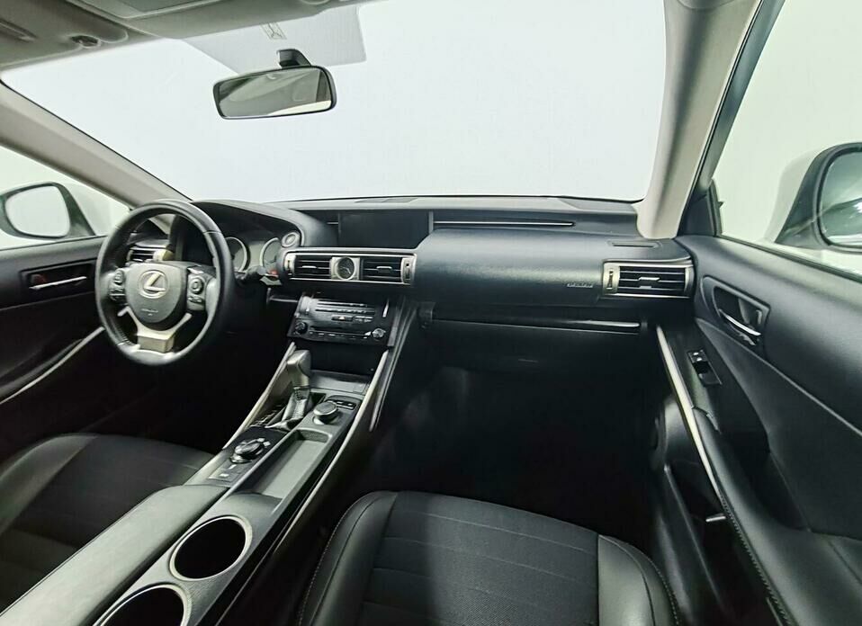 Lexus IS 250 2.5 AT (208 л.с.)
