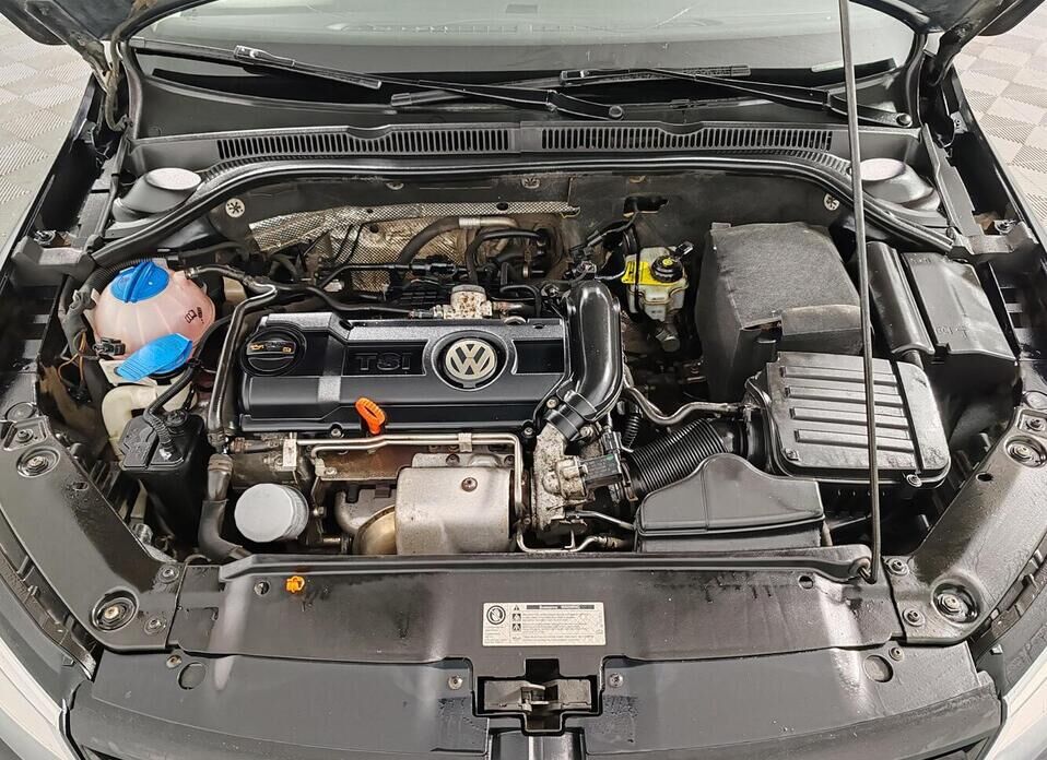 Volkswagen Jetta, VI 1.4 AMT (122 л.с.)