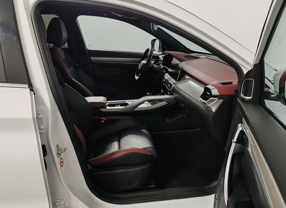 Geely Coolray, I 1.5 AMT (150 л.с.)