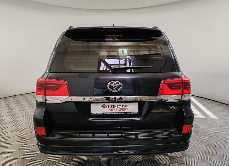 Toyota Land Cruiser, 200 Series Рестайлинг 2 4.5d AT (249 л.с.) 4WD