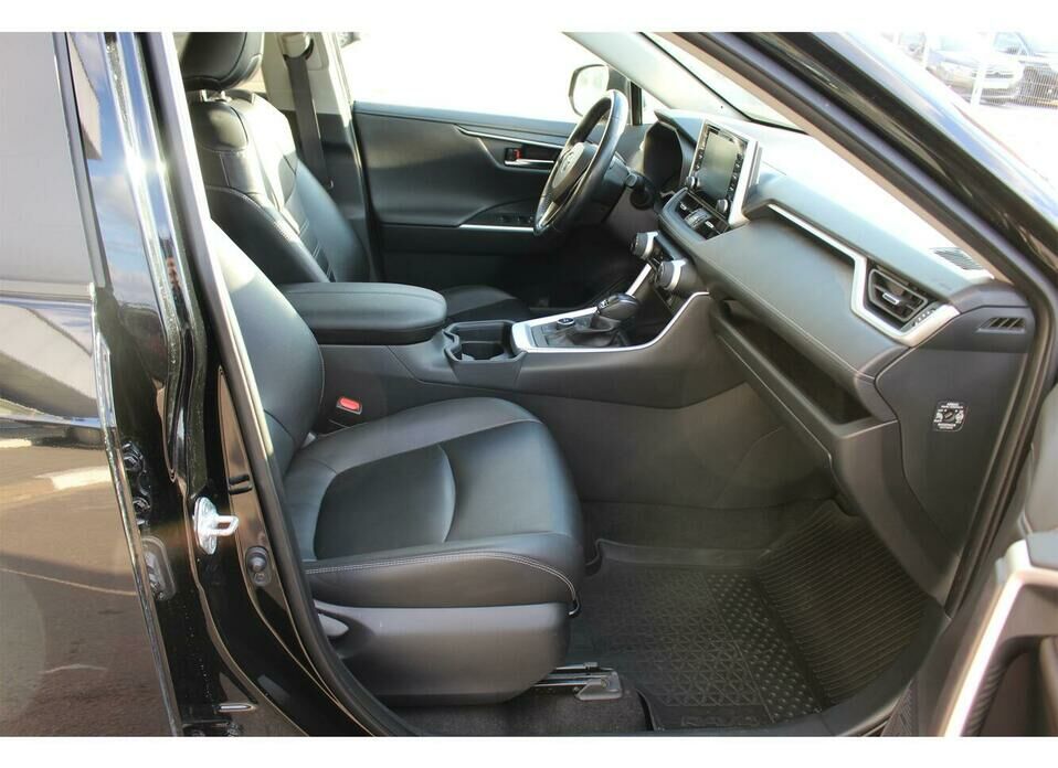 Toyota RAV4 2.5 AT (199 л.с.) 4WD