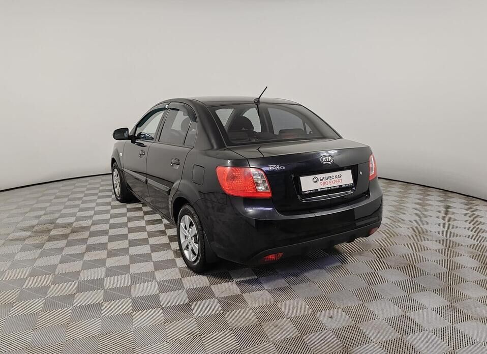 Kia Rio, II Рестайлинг 1.4 AT (95 л.с.)