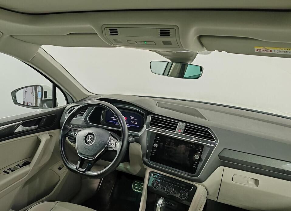 Volkswagen Tiguan, II 2.0 AMT (180 л.с.) 4WD