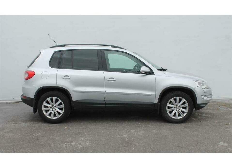 Volkswagen Tiguan 2.0d AT (140 л.с.) 4WD