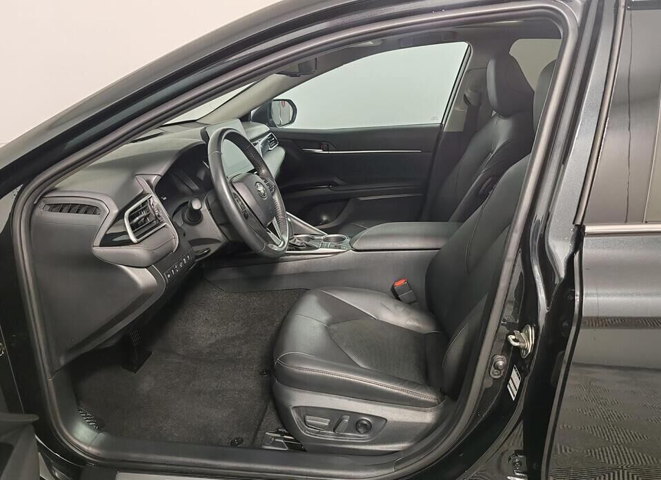 Toyota Camry, VIII (XV70) Рестайлинг 2.5 AT (209 л.с.)