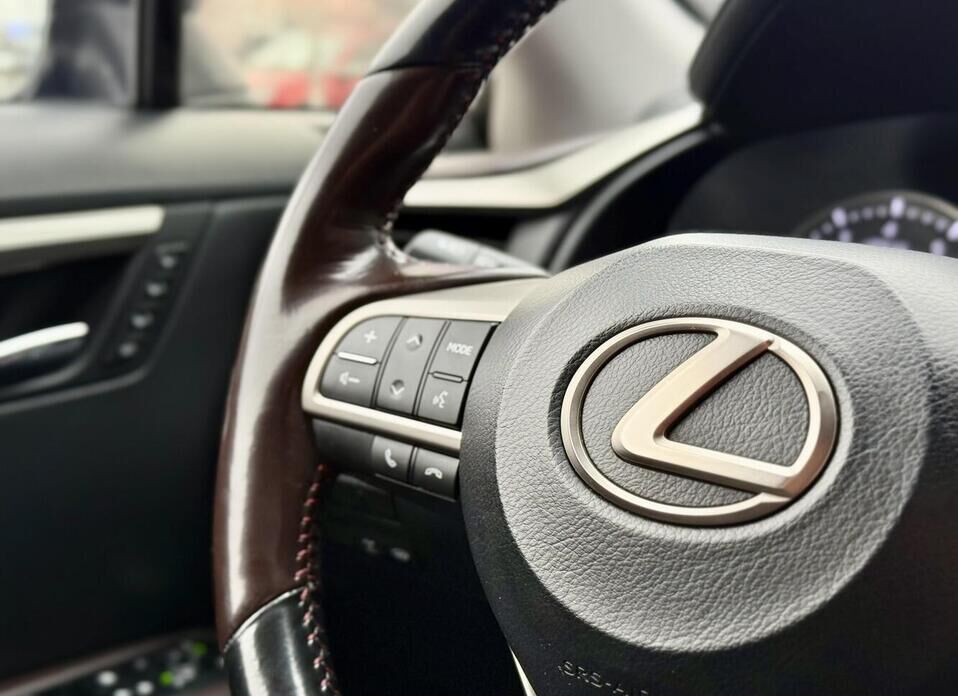 Lexus RX, IV 200t 2.0 AT (238 л.с.)