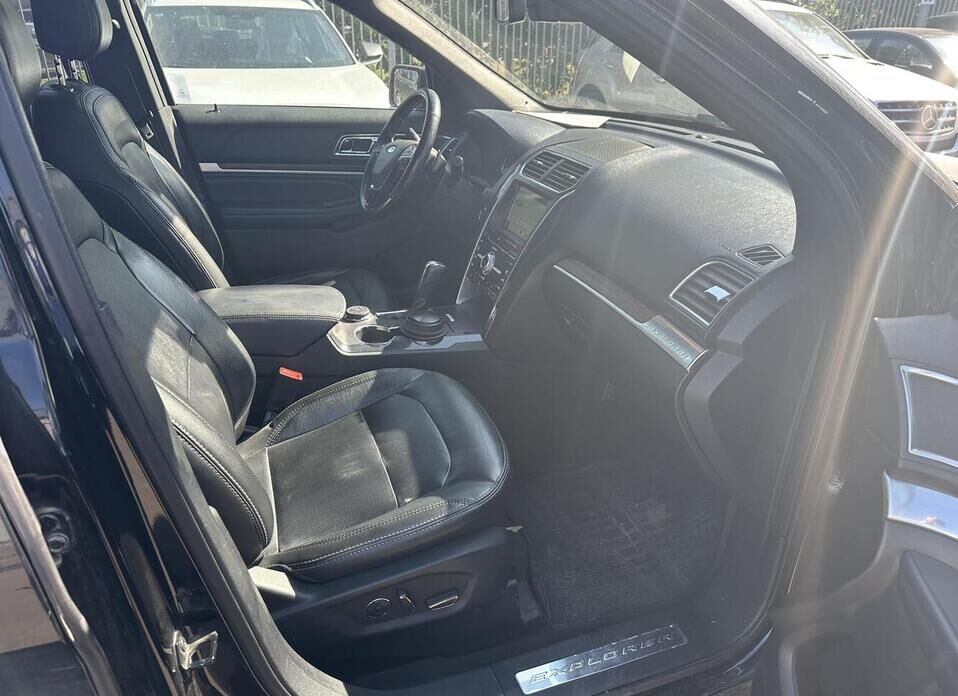 Ford Explorer 3.5 AT (249 л.с.) 4WD