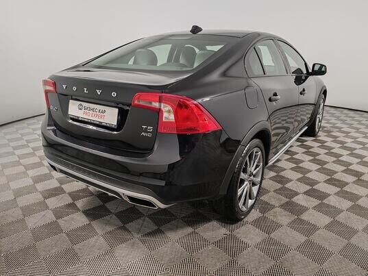 Volvo S60 Cross Country, 2015&nbsp;г., 175&nbsp;818&nbsp;км