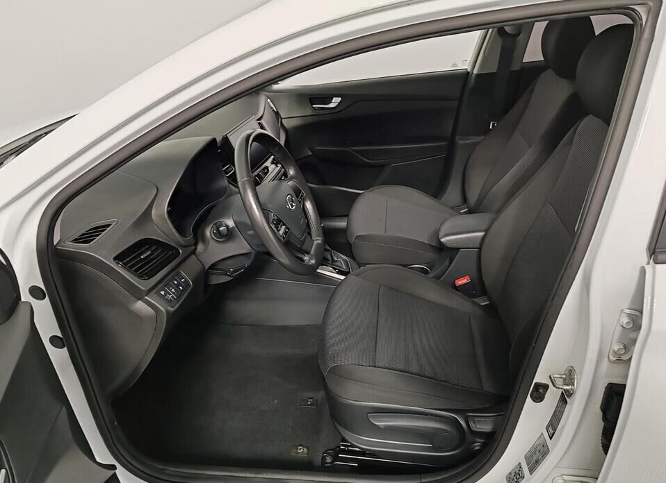 Hyundai Solaris 1.6 AT (123 л.с.)
