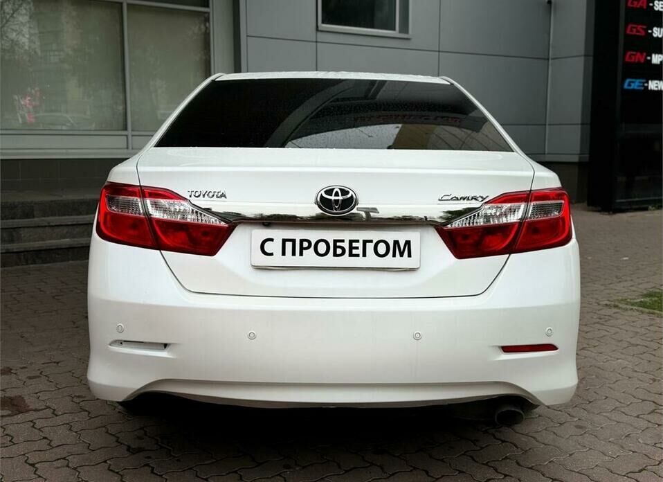 Toyota Camry 2.5 AT (181 л.с.)