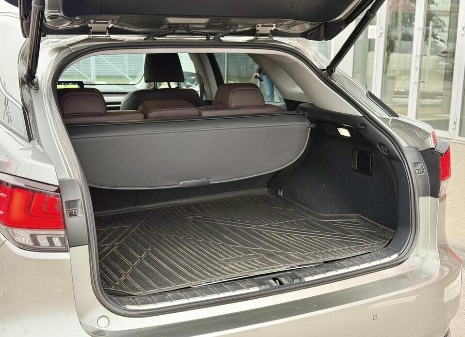 Lexus RX, IV Рестайлинг 300 2.0 AT (238 л.с.) 4WD