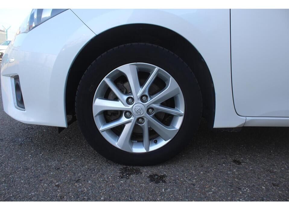 Toyota Corolla 1.6 CVT (122 л.с.)
