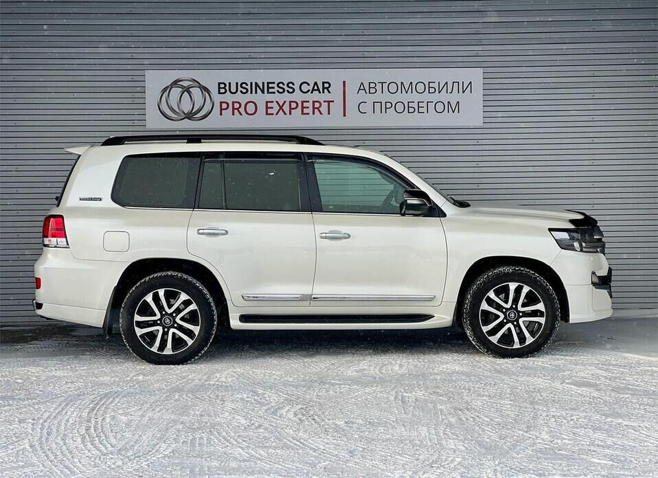 Toyota Land Cruiser, 200 Series Рестайлинг 2 4.5d AT (249 л.с.) 4WD