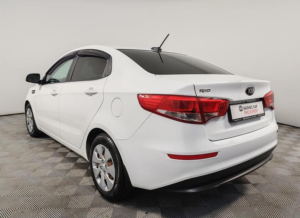 Kia Rio, III Рестайлинг 1.6 MT (123 л.с.)